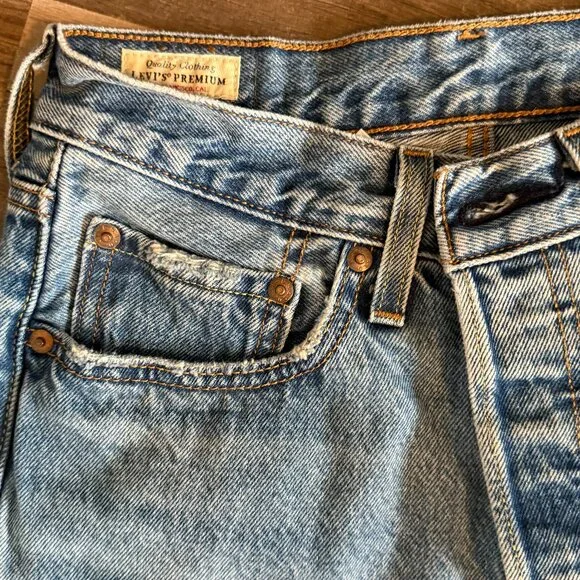 NWOT Levi 501 jeans - Picture 5 of 8
